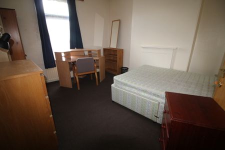 5 Bed Student Accommodation - Photo 3