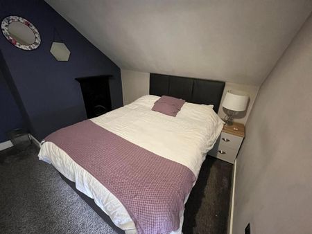 1 bedroom in a house share to rent - Photo 4