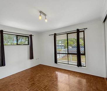 Spacious Family Living on 1,151sqm in the Heart of Ningi! - Photo 6