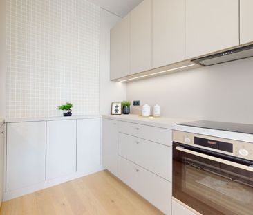 PRENÁJOM | Elegantný 2 izbový byt v Eurovea Tower, Bratislava I - S... - Photo 6