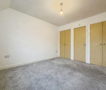 2 bedroom coach house to rent - Photo 1