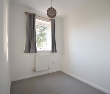 Well presented 3 bedroom terraced house just to the north of Cambri... - Photo 4