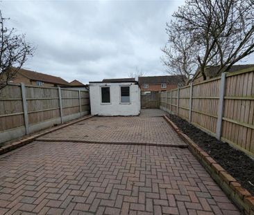 3 bedroom terraced house to rent - Photo 3