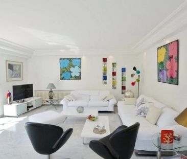 VILLA CALIFORNIENNE PRES DES PLAGES DE LA GAROUPE - Photo 4