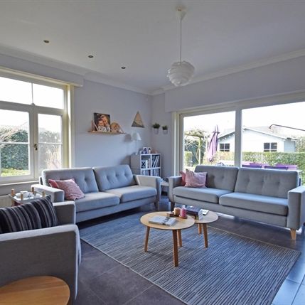 Ruime gezinswoning gelegen met tuin net buiten het centrum van Eeklo! - Photo 1