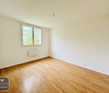Location Appartement 3 pièces 69m² CHATEAUROUX 36000 - Photo 2