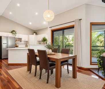 SPACIOUS HINTERLAND HOME WITH FLEXIBLE LIVING & COVERED DECKS - Photo 4