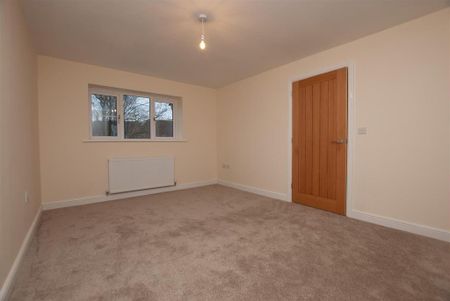 4 bedroom detached house to rent - Photo 5