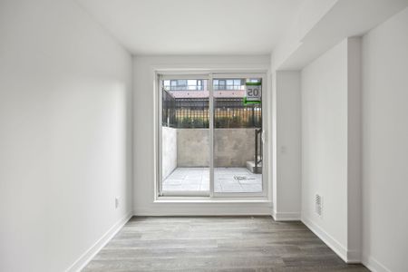 For Lease - 10 Ed Clark Gardens Boulevard Unit# TH5, Toronto, Ontario - Photo 2