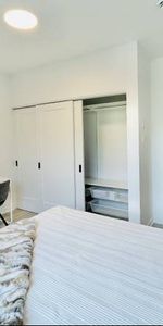 New 3 Bedroom Downtown Montreal ** Brand New Building ** - Photo 3