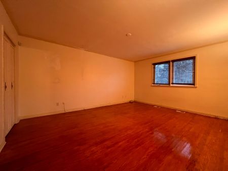 For Lease - 93 Lord Seaton Road, Toronto, Ontario - Photo 5