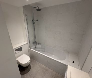 Station Parade, Letchworth Garden City - Photo 1