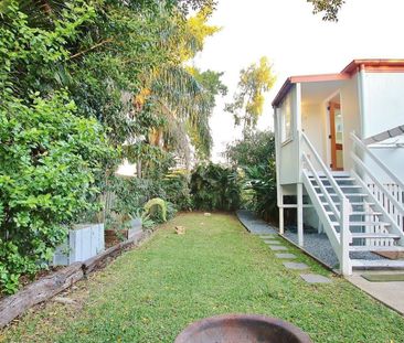 3 Bedroom Cottage Oozing with Style & Character! - Photo 6