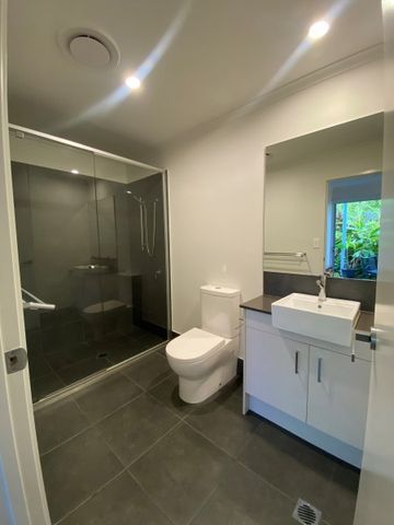 FURNISHED STUDIO WITH PRIVATE ENTRY AND COURTYARD $450 per week - Photo 5