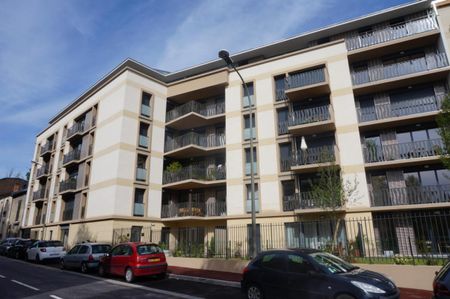 Location Appartement 2 pièces 45m² SURESNES 92150 - Photo 2