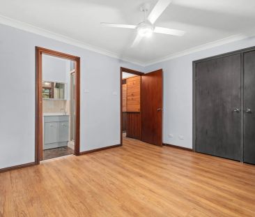 Spacious Villa - Conveniently Located - Photo 3