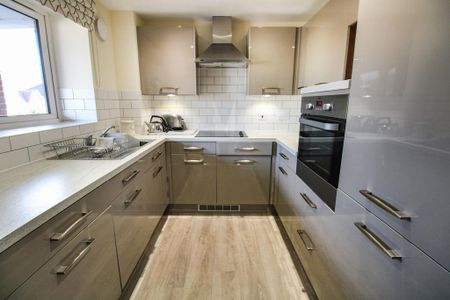 1 bedroom retirement property to rent - Photo 4