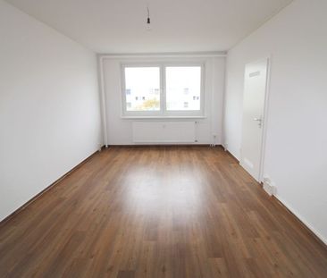 Einziehen und wohlfühlen! 3 Zimmer im 4. OG - Photo 2