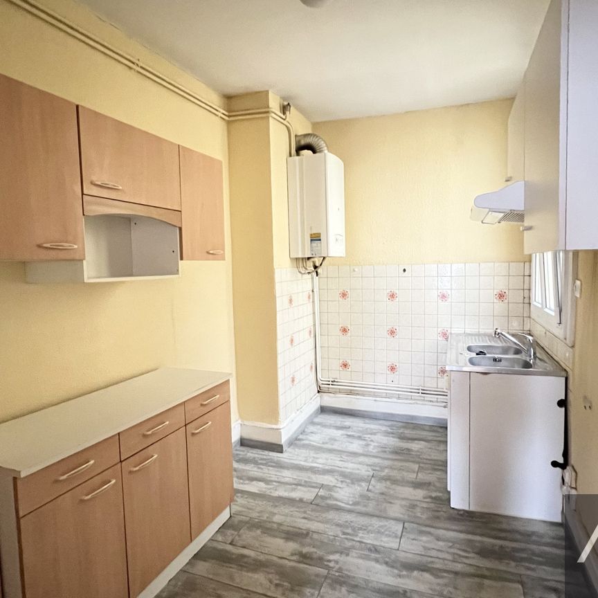 Location Appartement 2 pièces 40m² REMIREMONT 88200 - Photo 1
