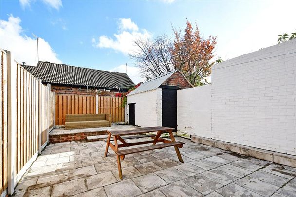 4 bedroom house to rent - Photo 1