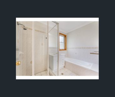 Warm and Welcoming Family Retreat - Photo 2