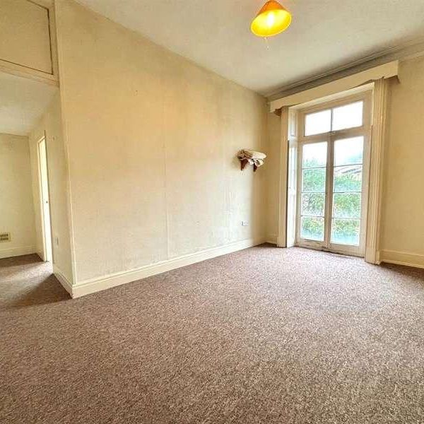 Royal Crescent, YO11 - Photo 1