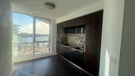 For Lease - 1 Edgewater Drive Unit# 522, Toronto, Ontario - Photo 5