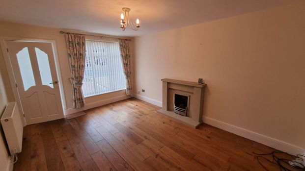 Hayley Green, Halesowen, B63 - Photo 1