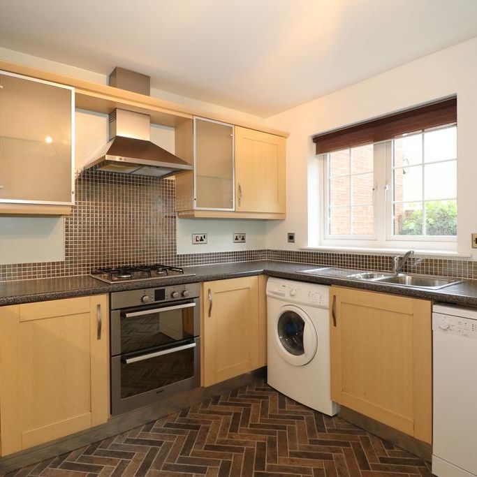3 bedroom semi-detached house to rent - Photo 1