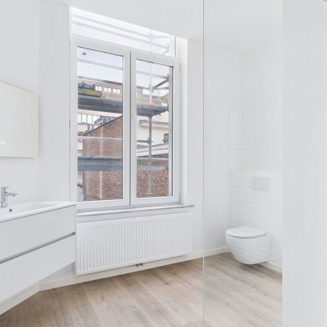 Appartement te huur in Brussel voor € 1.950 met 2 slaapkamers - Photo 1