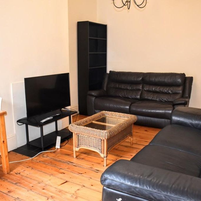 6 bedroom terraced house to rent - Photo 1