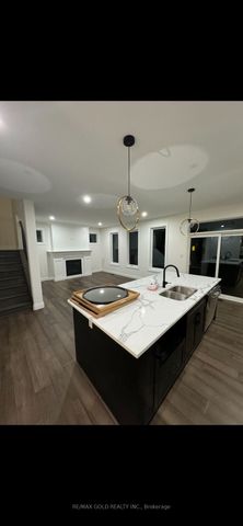 Detached Home For Lease | X8128080 - Photo 2