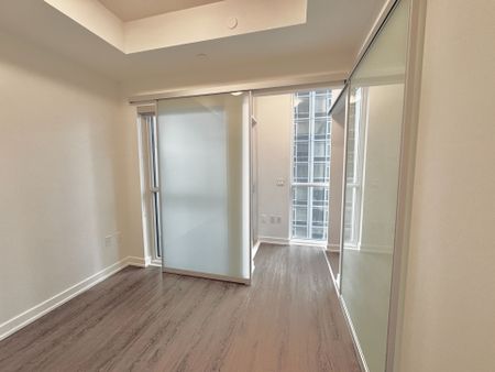 For Lease - 1 Yorkville Avenue Unit# 1204, Toronto, Ontario - Photo 2