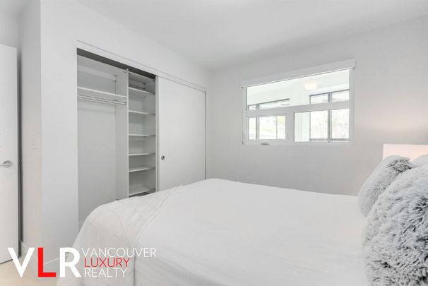 Townhouse in Vancouver East Side, BC - Photo 1