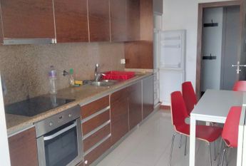 Apartamento T1 luminoso na Rua Henrique de Sousa Reis no Porto