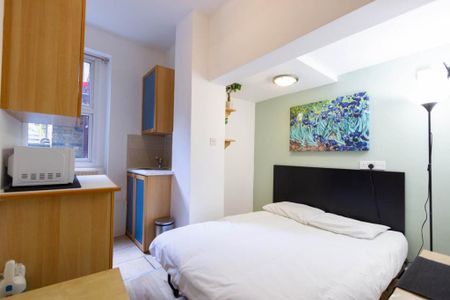 Flat 38 West Cromwell Road, Earls Court SW5 9QL - Photo 4