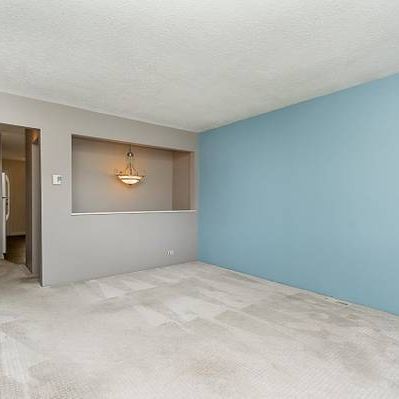 North Burnaby 3 bedrooms 1 bathrooms house for rent - Photo 4