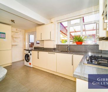 5 bedroom semi-detached house to rent - Photo 2