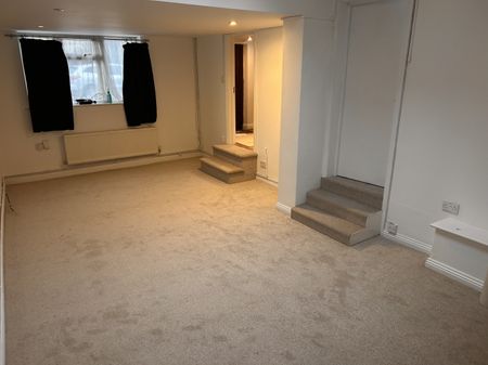 1 bed Apartment - To Let - Photo 3