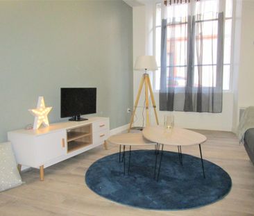 Location Appartement 1 pièce 53m² - Photo 2