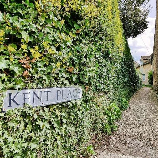 Kent Place, Lechlade, GL7 - Photo 1