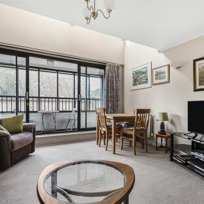 The Plains, Totnes - Photo 1