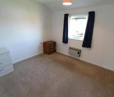 2 bedroom retirement property to rent - Photo 4