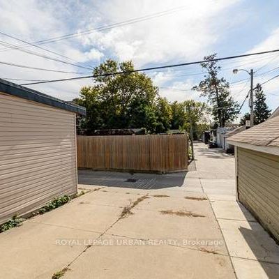 Entire house finished basement parking included! - Photo 3