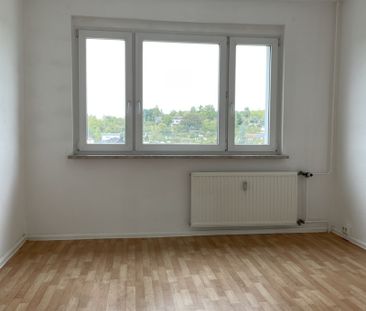 Gemütliche 3-Raum-Wohnung mit Badewanne und sonnigem Balkon - Foto 4