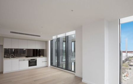 Immaculate 2 Bedroom Apartment at Collins Wharf - Photo 3