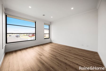 BRIGHT NEAR NEW 4 BEDROOM HOME - Photo 2