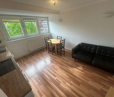 2 Bed Flat, Goulden House, SW11 - Photo 1