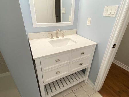 For Lease - 5732 Jenvic Grove, Mississauga, Ontario - Photo 2