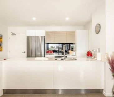 Stylish East-Facing Apartment at Waterford Apartments â Available... - Photo 1